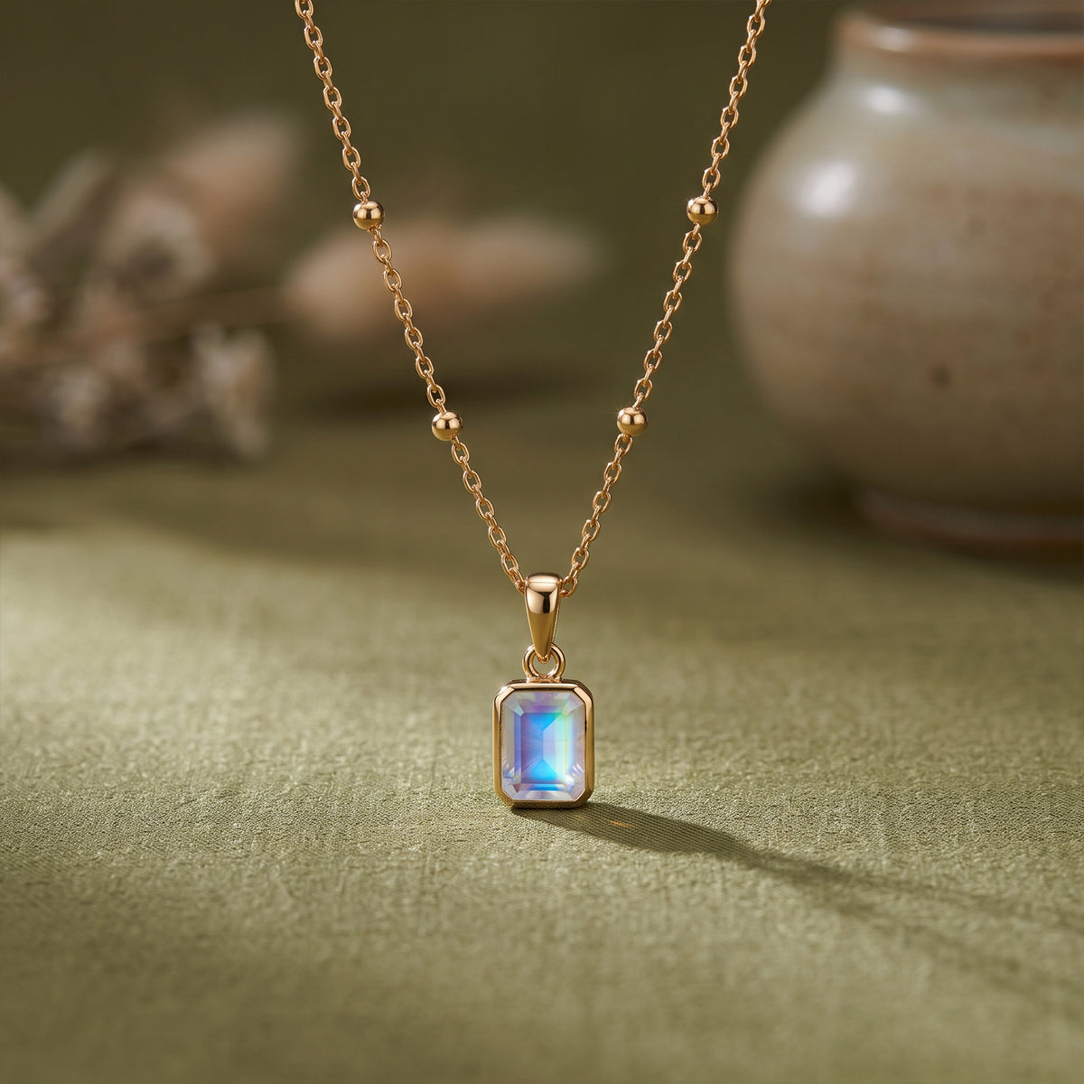 Customized Birthstone Necklace in 18K Gold | Personalized Emerald-Cut Pendant