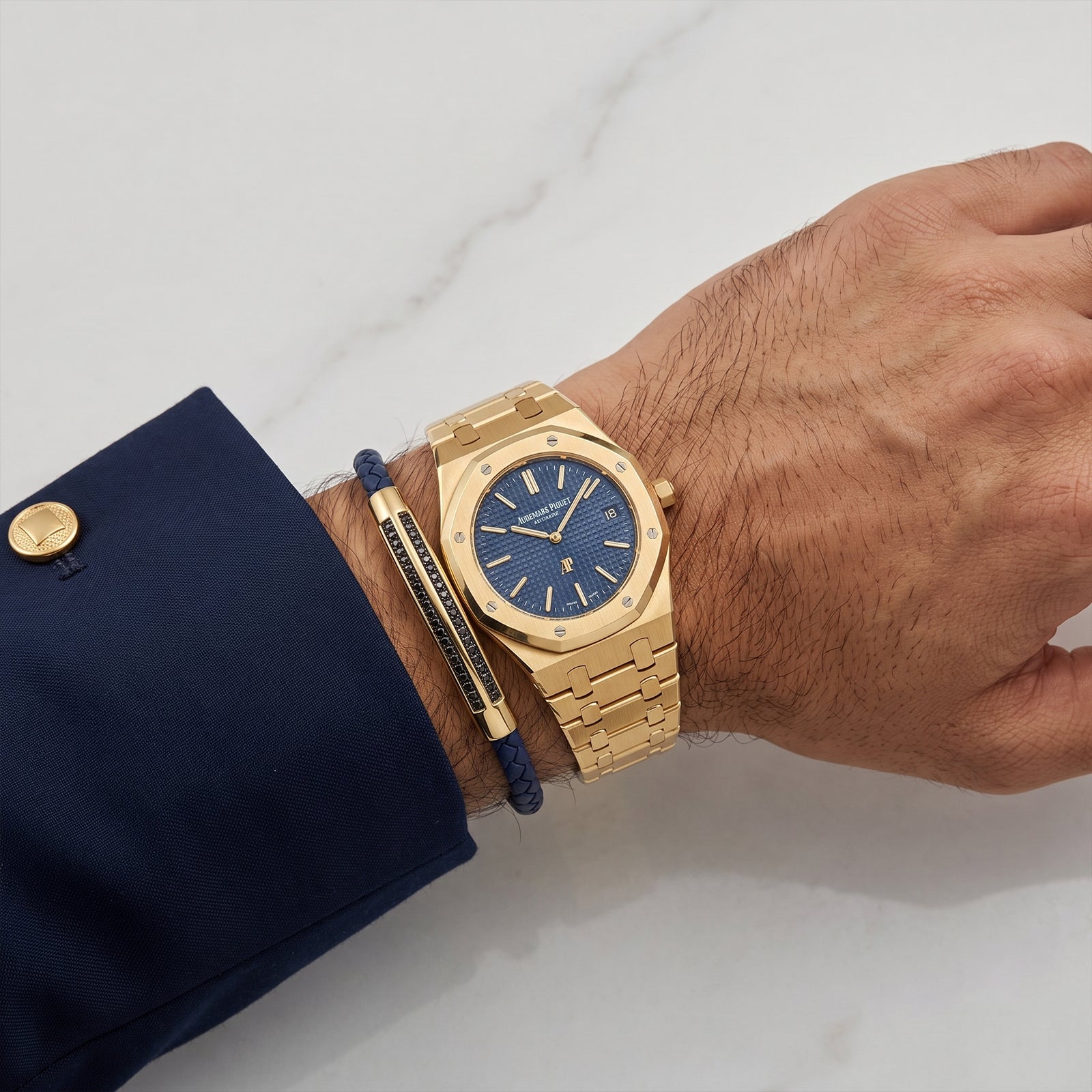 18K Gold & Leather Men's Bracelet with Black Spinel | Luxury Bar Cuff