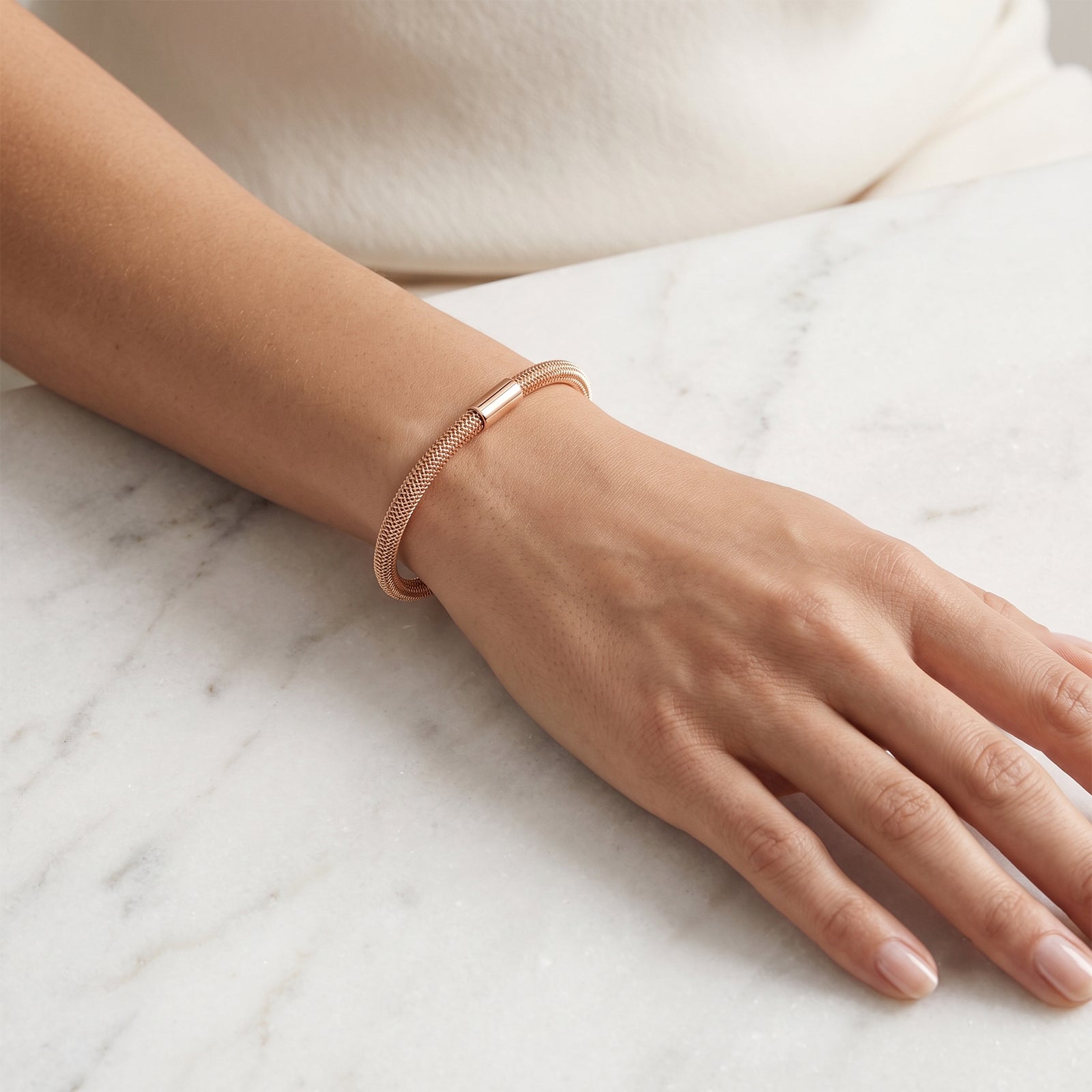 GoldFlex 18k Gold Mesh Stretch Bracelet | Flexible Everyday Luxury