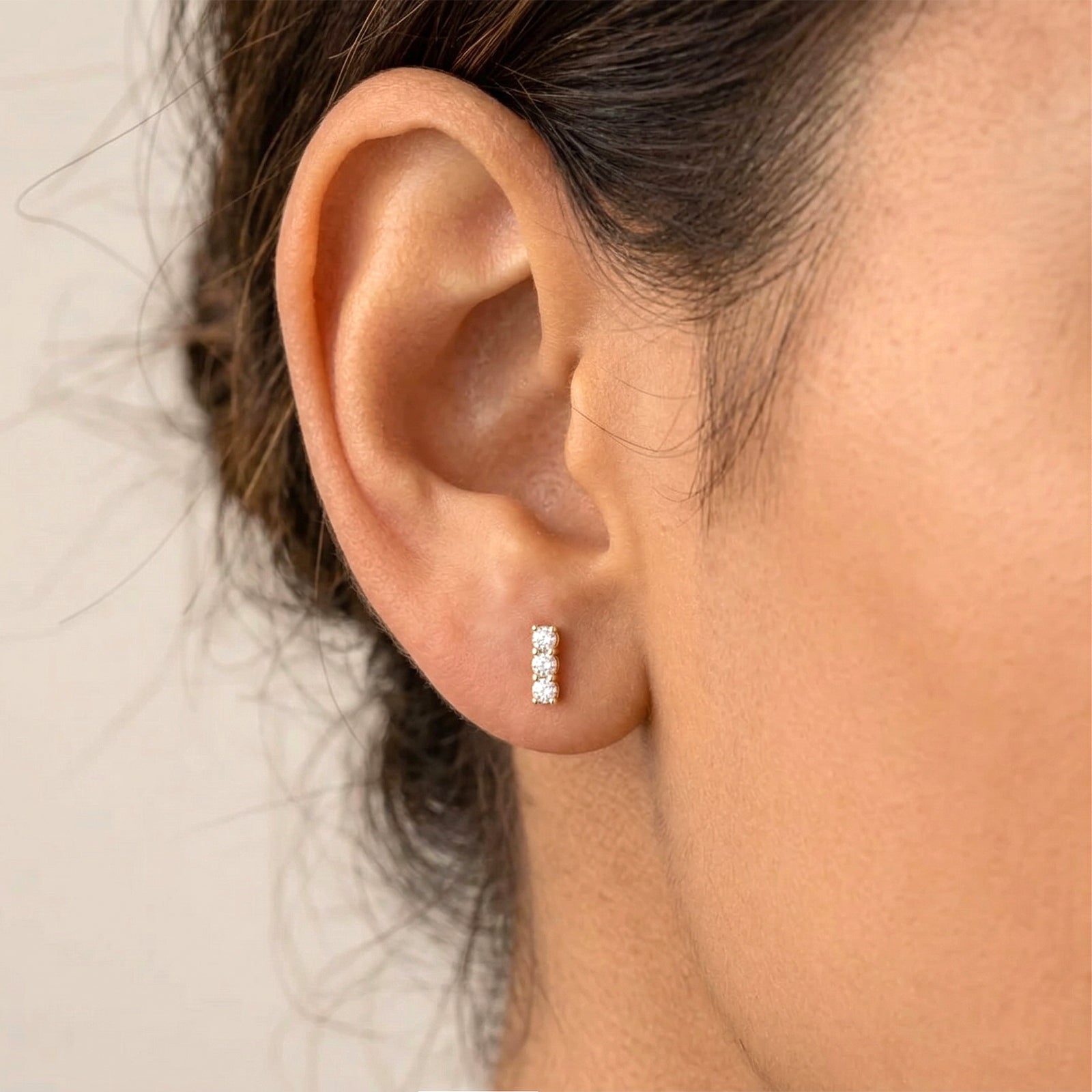 18k Gold Triple Diamond Bar Stud Earrings | Round Diamonds