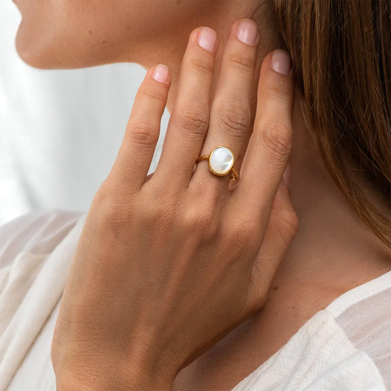 Dainty Oval Birthstone Ring | 18K Gold Birthstone Jewelry