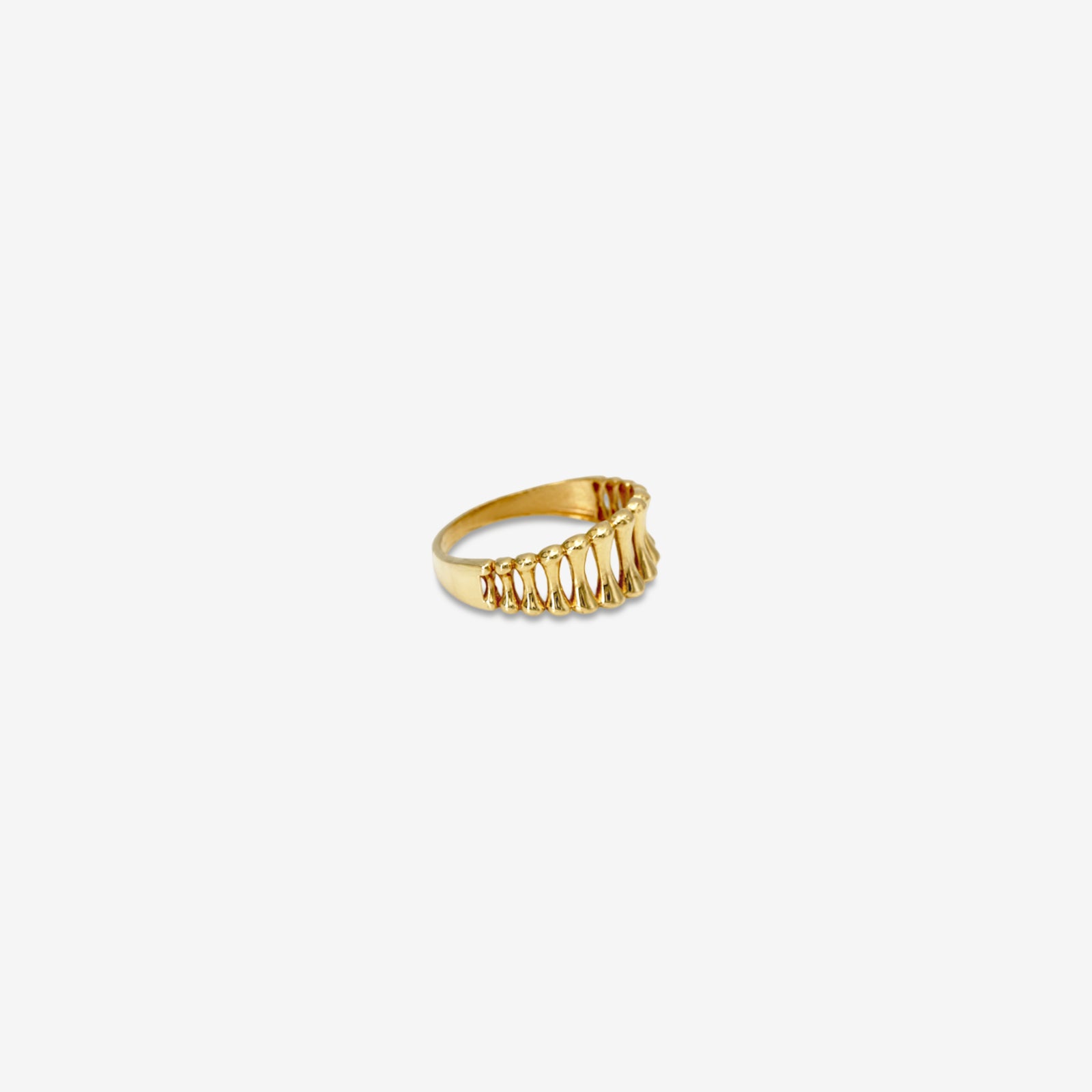 18k Gold Ribbed Statement Ring | Sculpted Open-Work Band