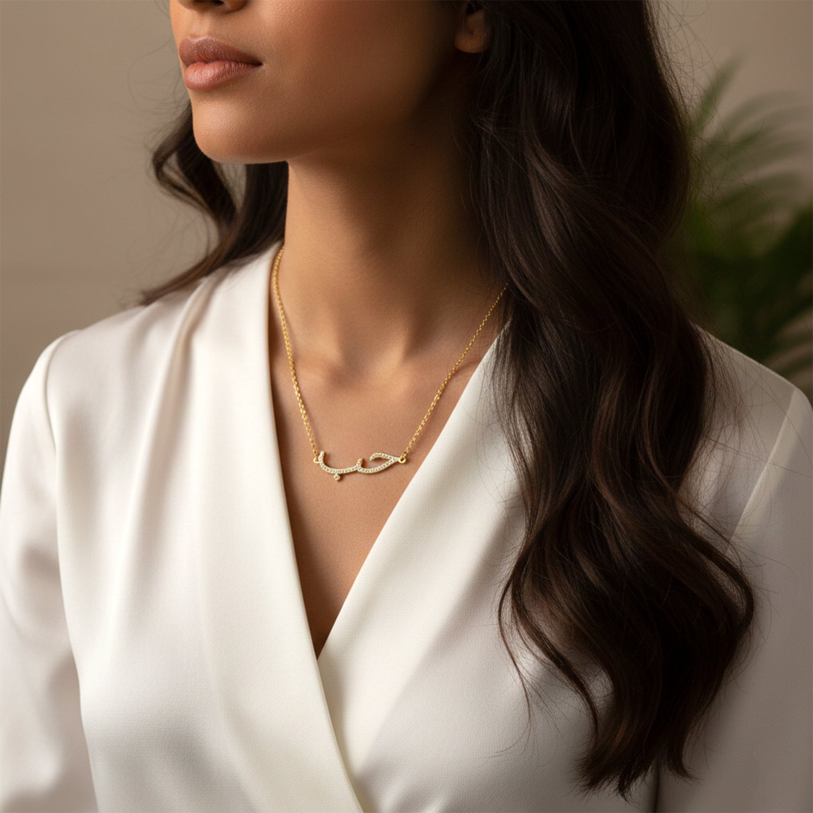 18k Gold Arabic Calligraphy Name Necklace with Diamonds | Custom Arabic Jewelry